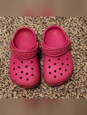 Crocs Toddler Pink - Size 8C